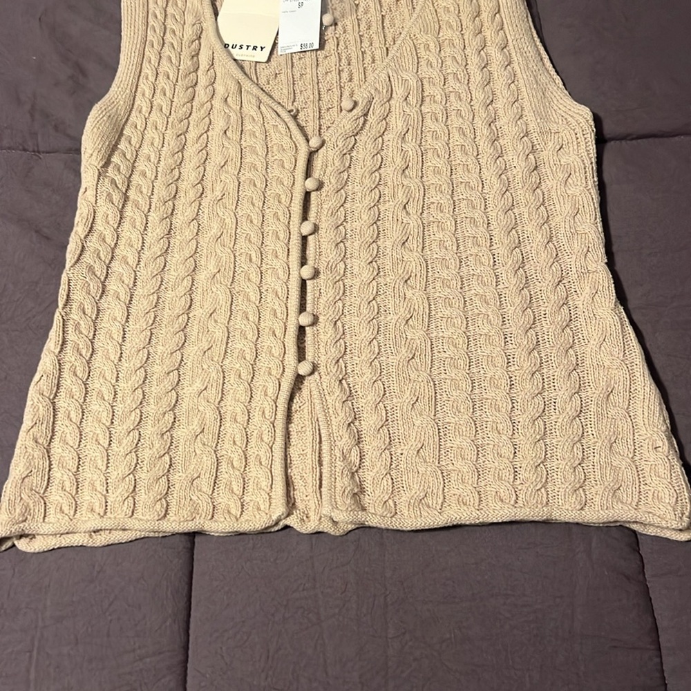 NWT Knit sleeveless top - Picture 4 of 5